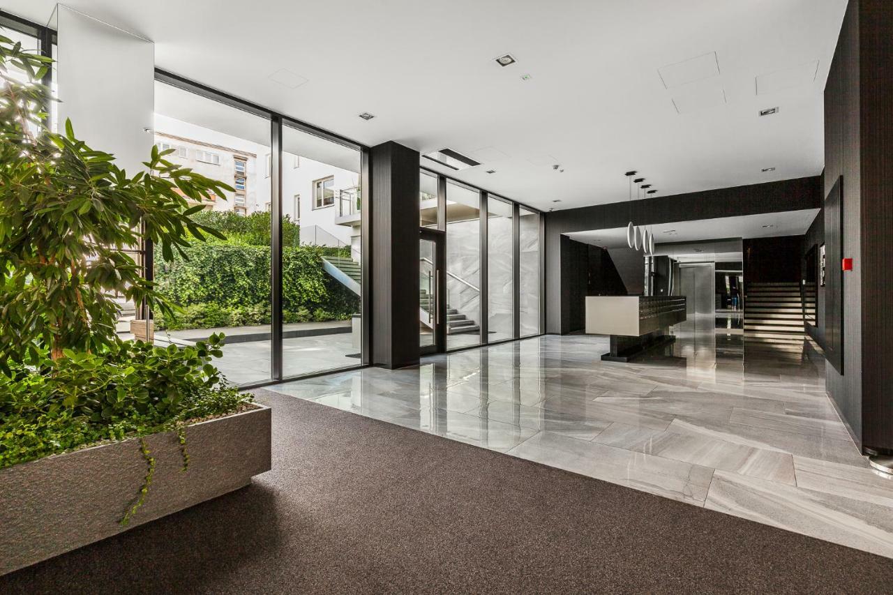 Apartment Black&white - Silver House *